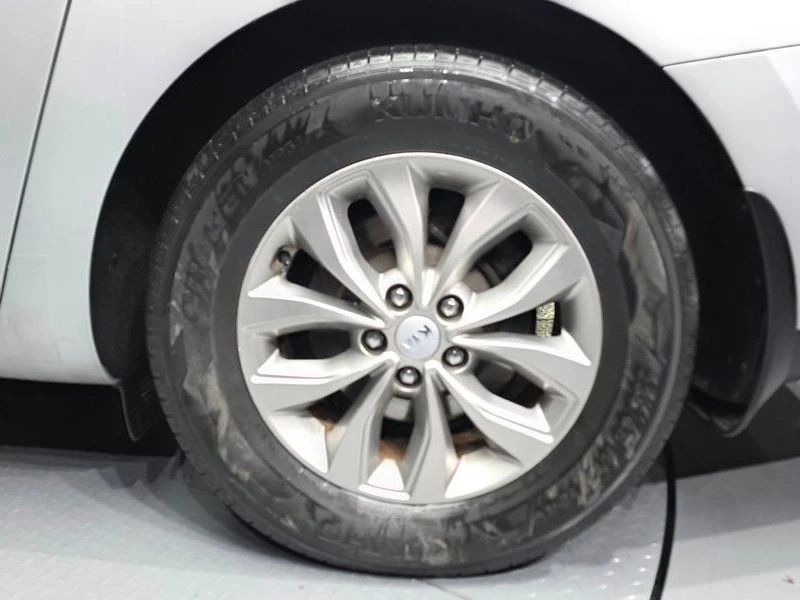 Kia Carnival 2.2 Automatic, снимка 5 - Автомобили и джипове - 55464729