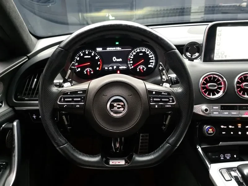 Kia Stinger 3.3 2WD GT - САМО 30% АВАНС , снимка 11 - Автомобили и джипове - 55888075