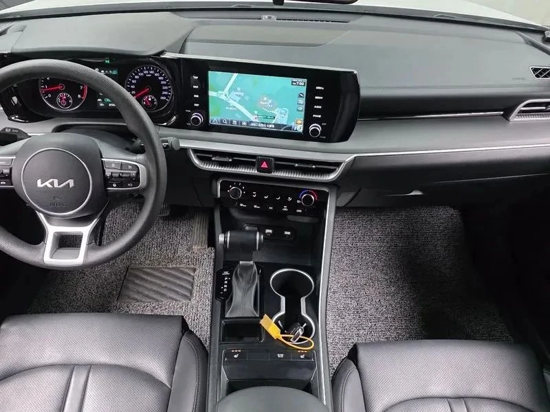 Kia K5, снимка 7 - Автомобили и джипове - 56687974