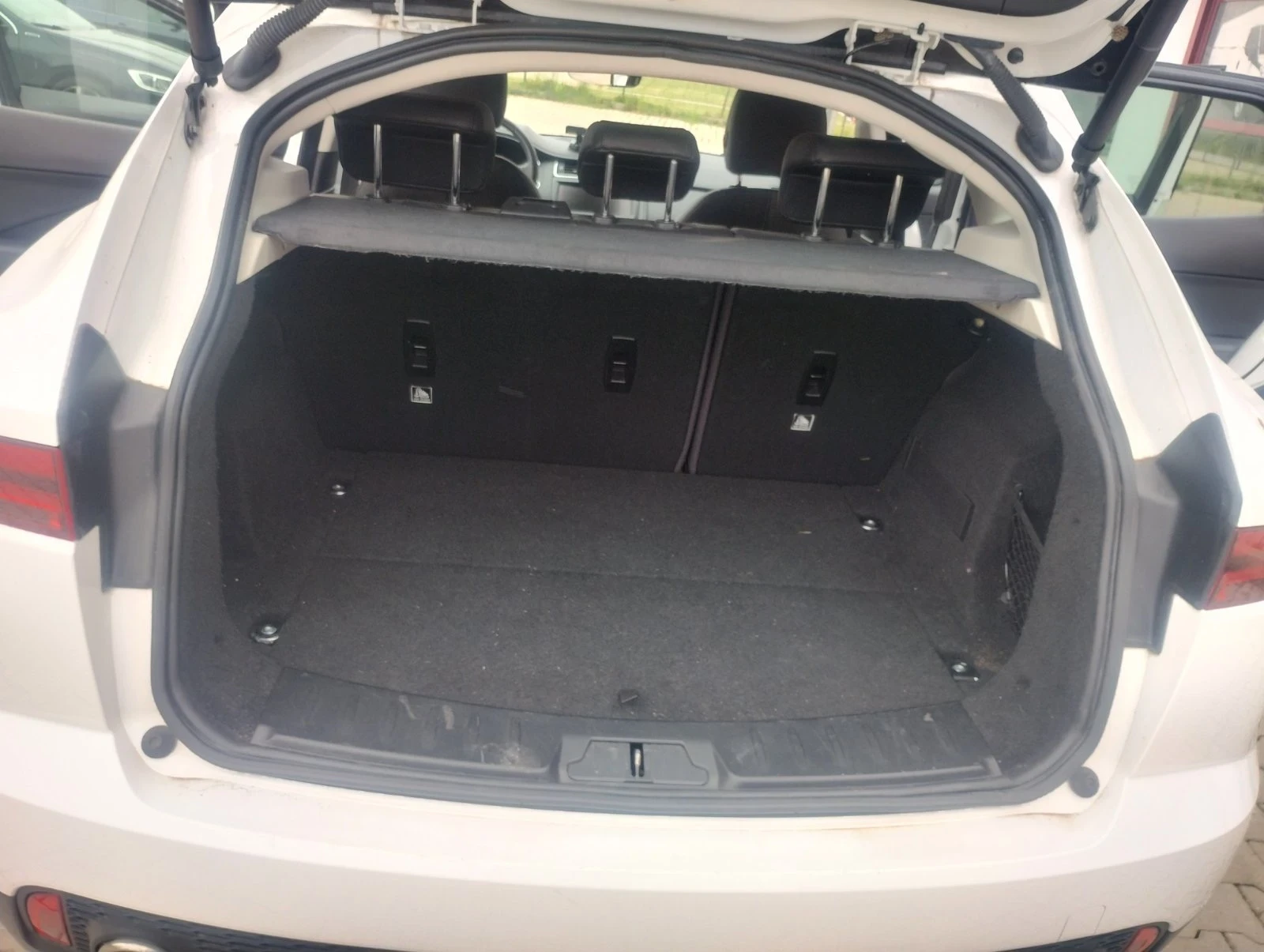 Jaguar E-pace Jaguar E-Pace 2.0D | 150 .. |   | LED  | Mobile.bg   11