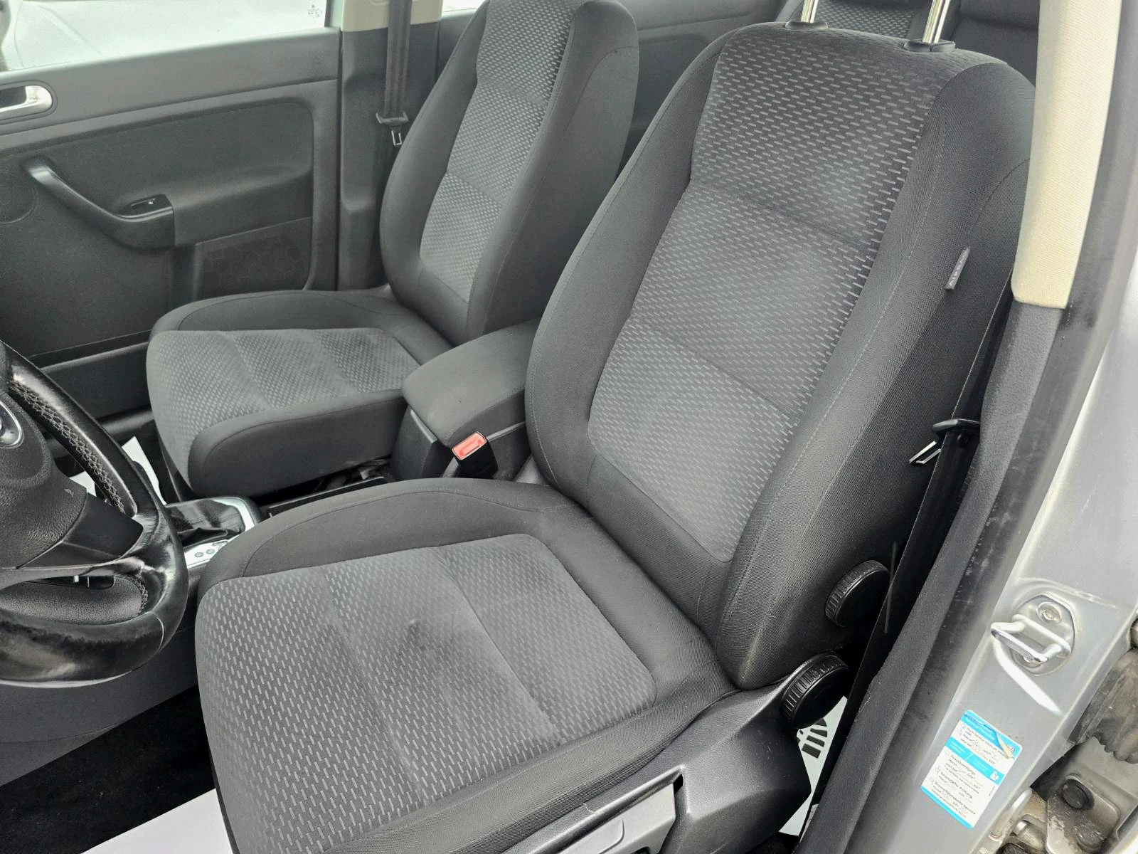 VW Golf Plus АВТОМАТ/КОЛЕДНА ПРОМОЦИЯ/КАМЕРА/NAVI - изображение 8