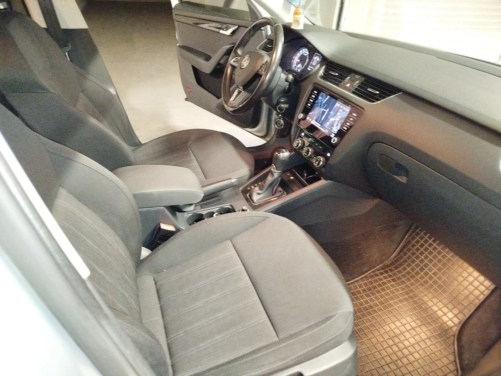 Skoda Octavia 1.6 TDI  - изображение 8