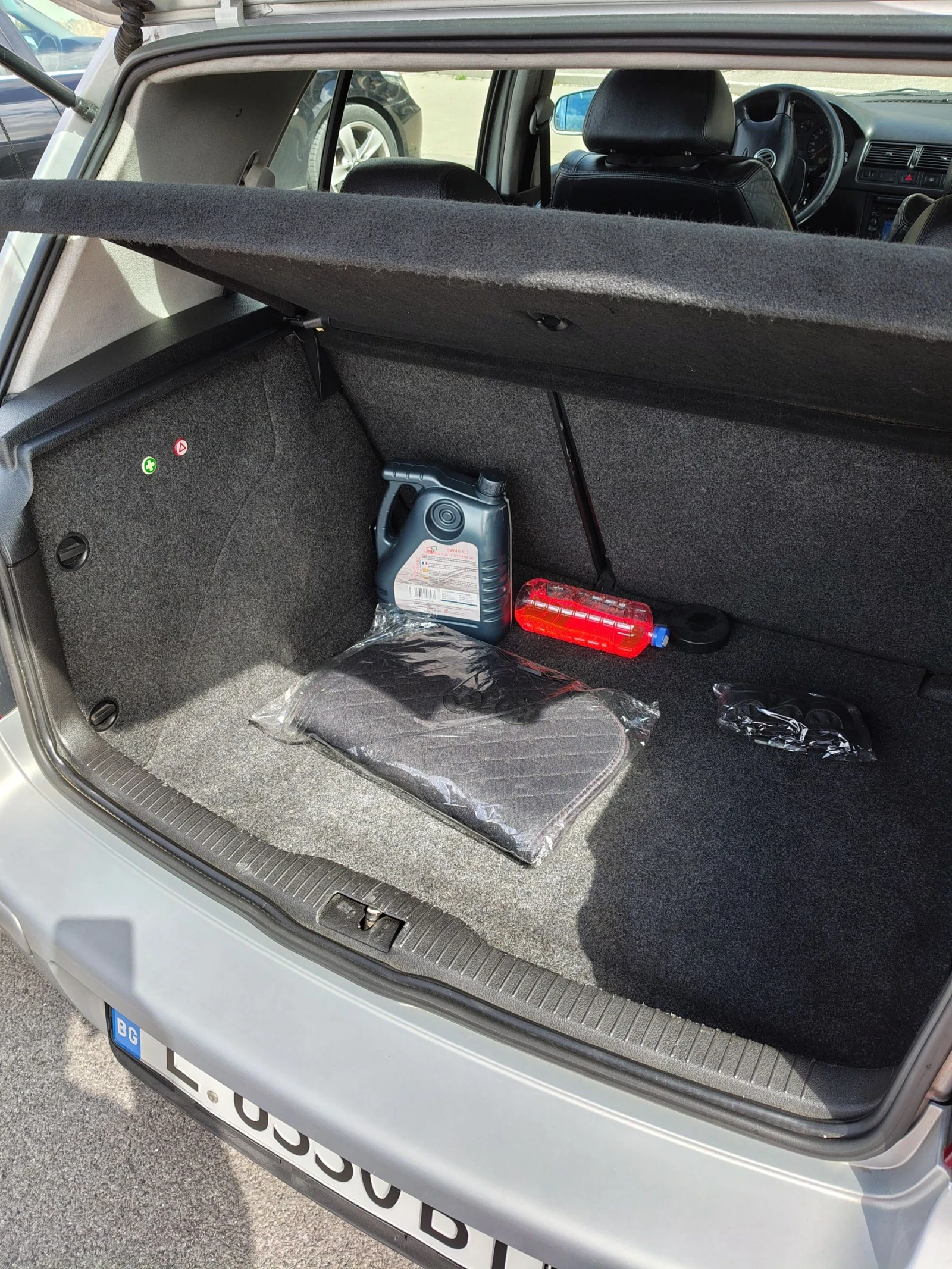 VW Golf 1.9 tdi, снимка 7 - Автомобили и джипове - 54237259