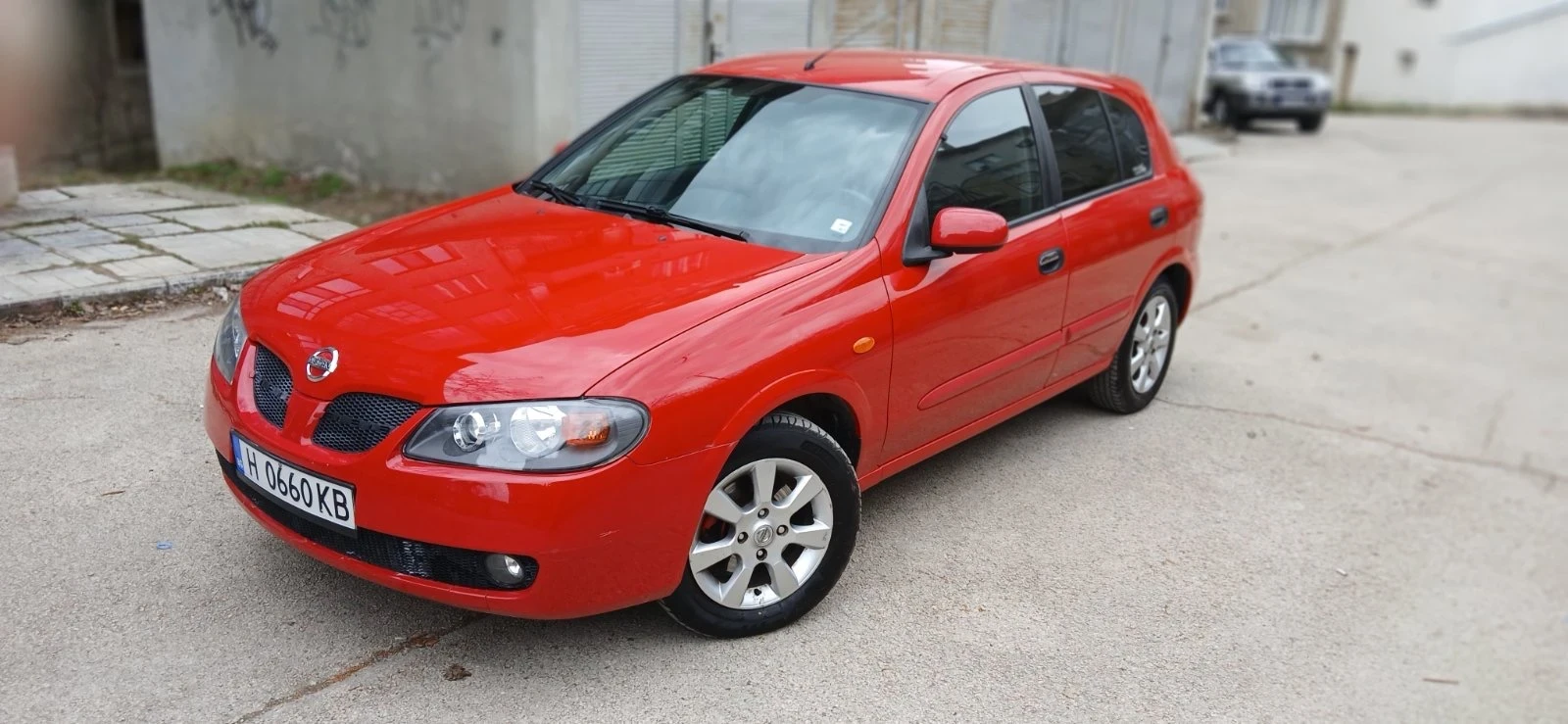 Nissan Almera 1.8 , снимка 8 - Автомобили и джипове - 54296030