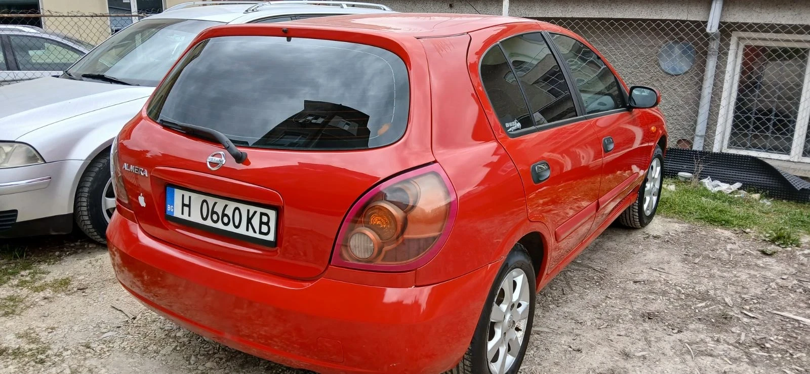 Nissan Almera 1.8 , снимка 3 - Автомобили и джипове - 54296030