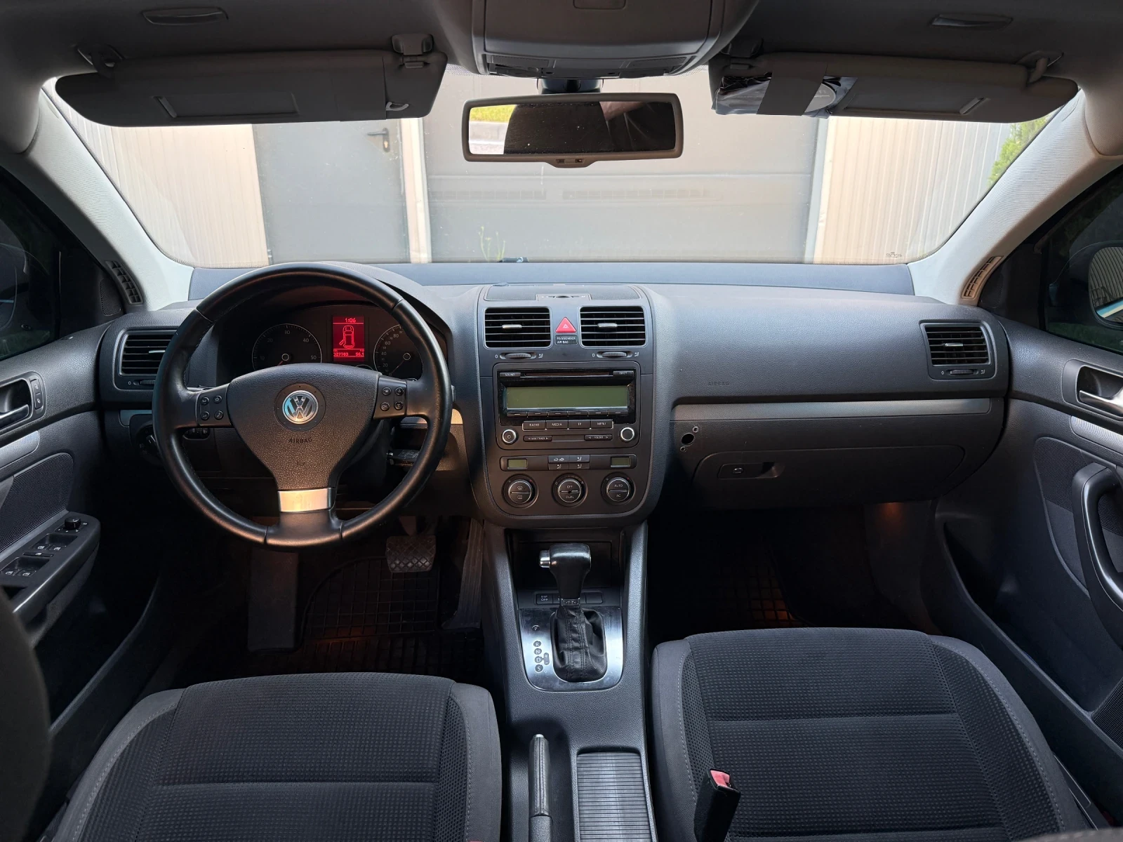 VW Golf 1.9 105 DSG, снимка 6 - Автомобили и джипове - 54705997