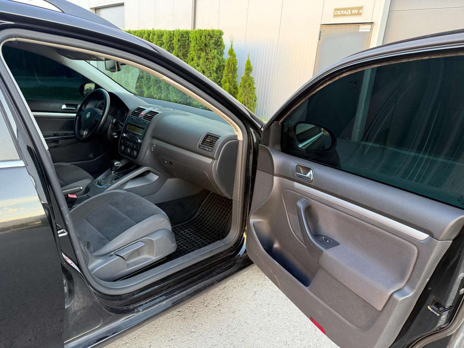 VW Golf 1.9 105 DSG, снимка 9 - Автомобили и джипове - 54705997