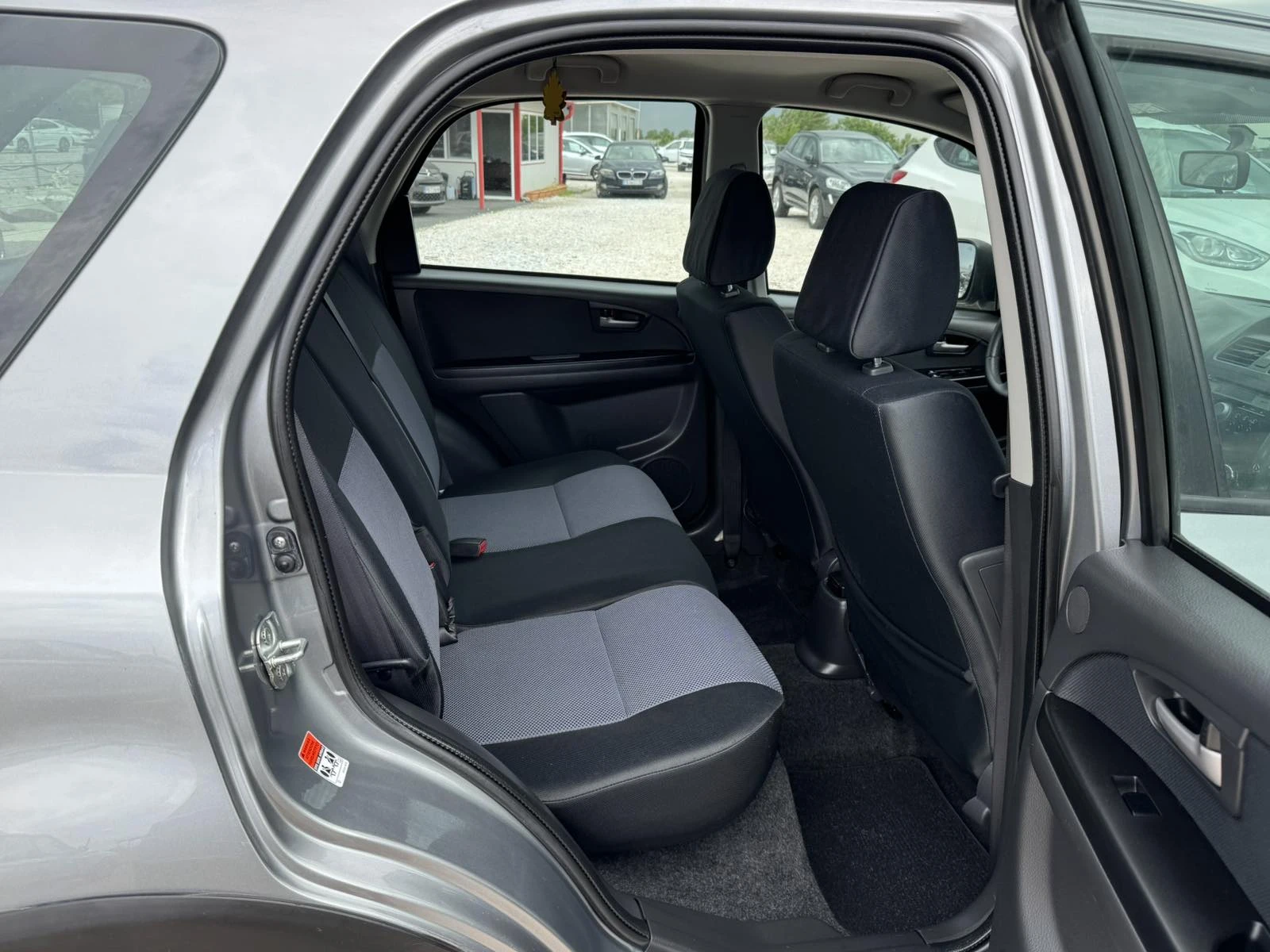 Fiat Sedici 1.6 4X4, снимка 14 - Автомобили и джипове - 54721407