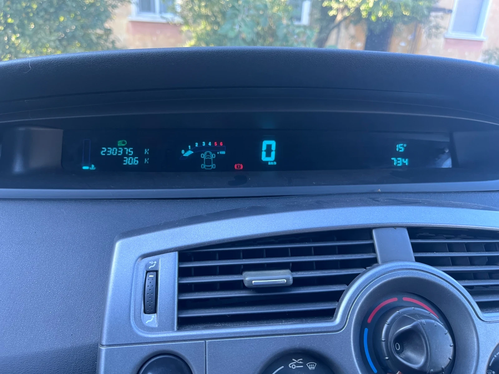 Renault Scenic DCI, снимка 6 - Автомобили и джипове - 55492205