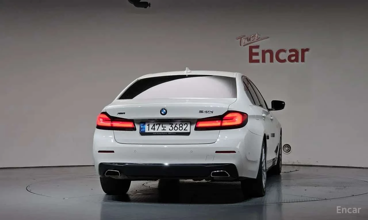 BMW 530 i xDrive Luxury | АВТОФИНАНСИРАНЕ, снимка 4 - Автомобили и джипове - 55709442