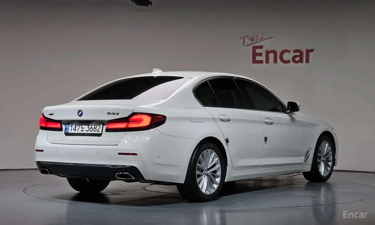 BMW 530 i xDrive Luxury | АВТОФИНАНСИРАНЕ, снимка 2 - Автомобили и джипове - 55709442