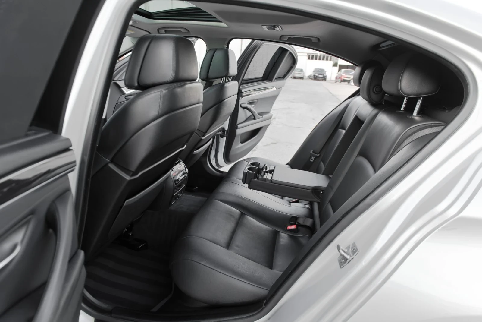 BMW 530 M-performance , снимка 10 - Автомобили и джипове - 56096730