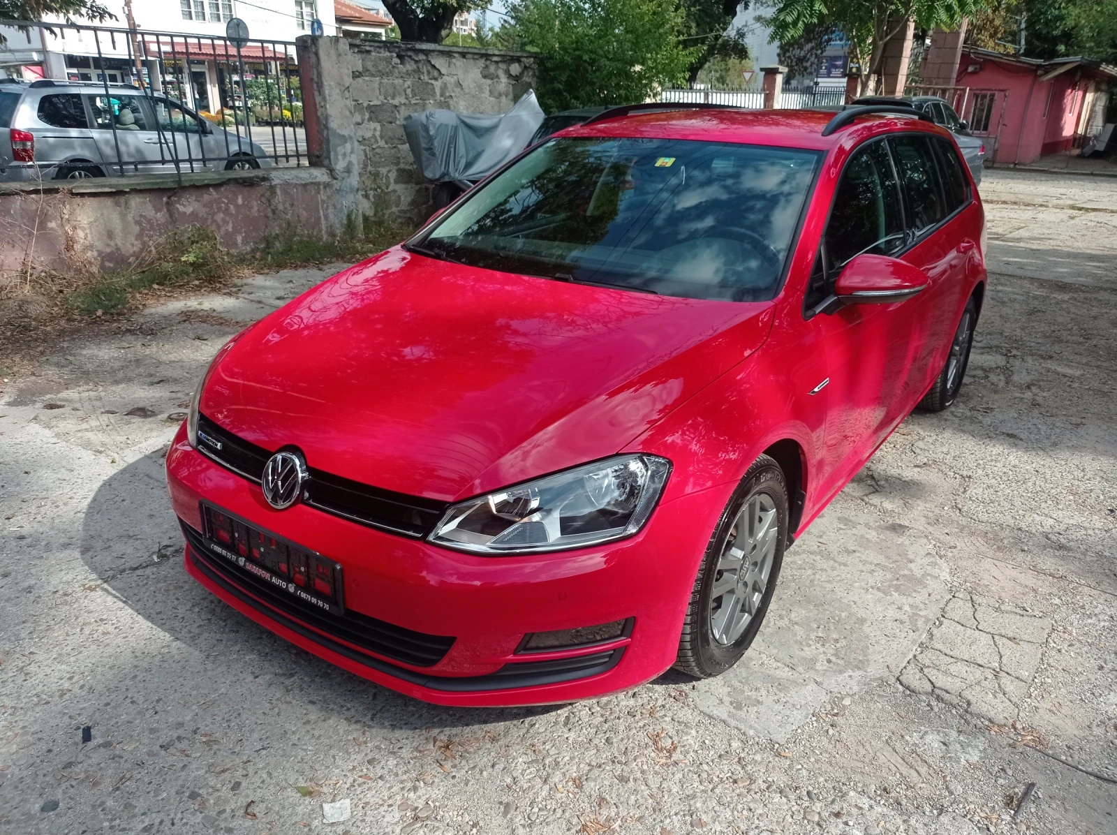 VW Golf 1.6TDI, снимка 2 - Автомобили и джипове - 56112857