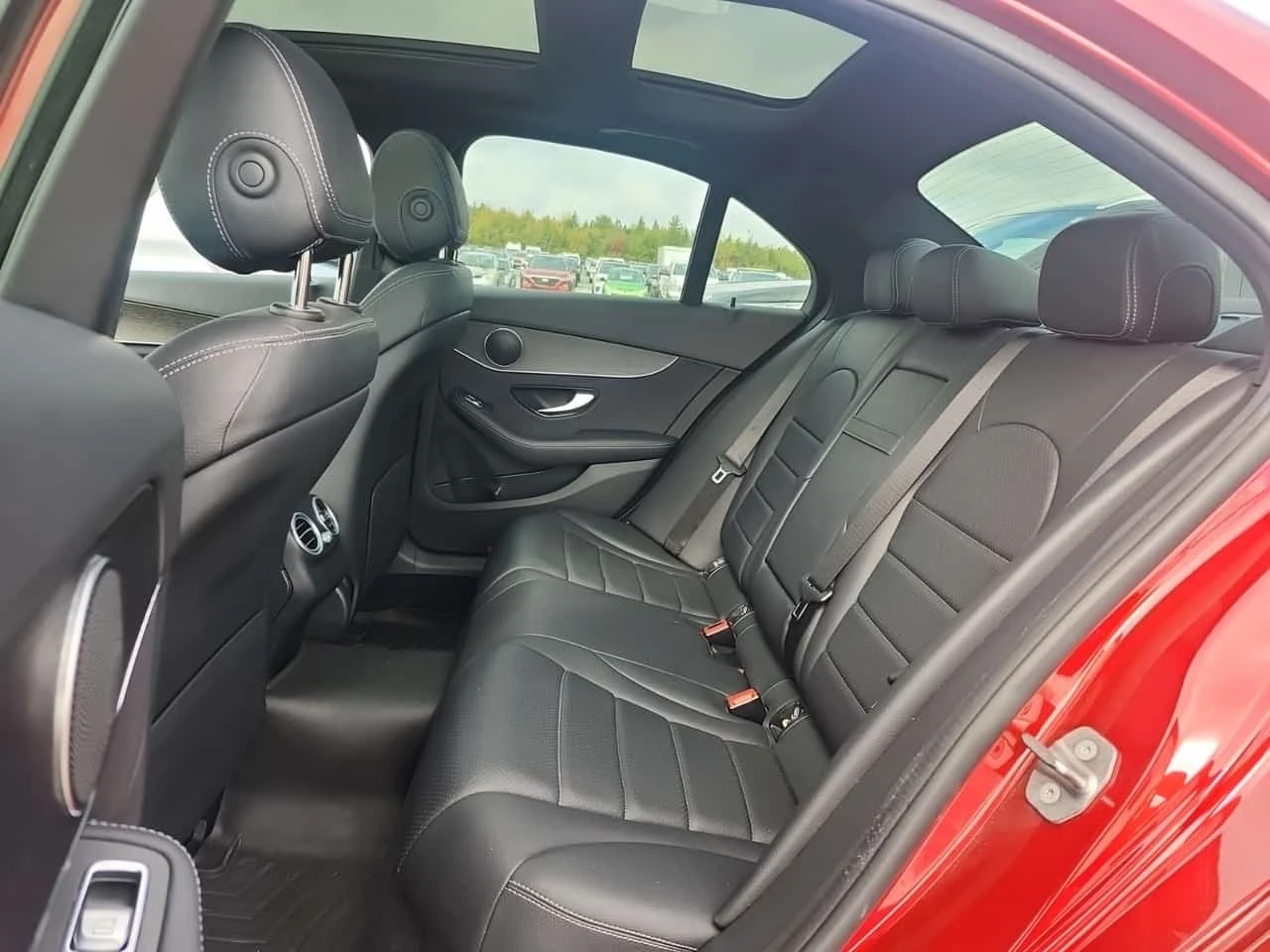 Mercedes-Benz C 300 * 4MATIC * ACTIVE PARK ASSIST * BLIND SPOT * , снимка 12 - Автомобили и джипове - 56329425