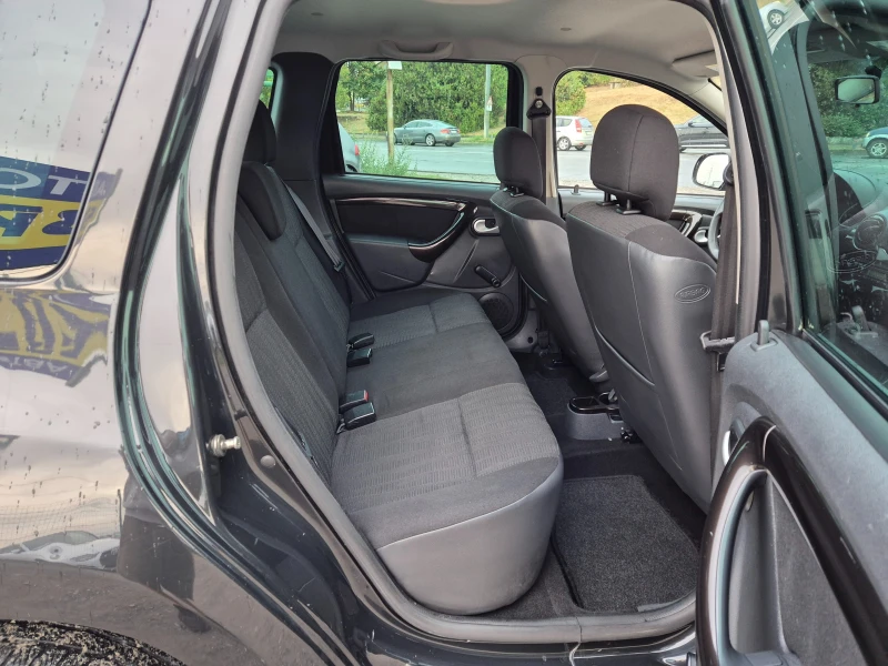 Dacia Duster 1.6i, снимка 10 - Автомобили и джипове - 51886732