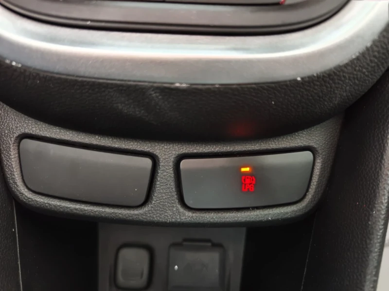 Opel Mokka 1.4АГУ 6speed , снимка 9 - Автомобили и джипове - 51988392