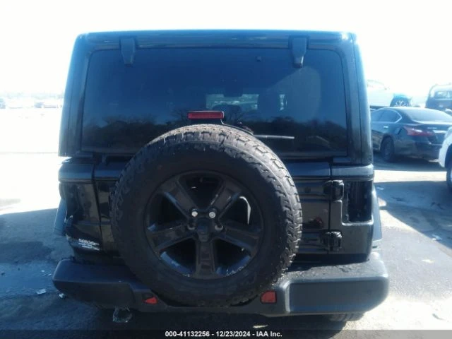 Jeep Wrangler * 4-DOOR * SAHARA * ALTITUDE 4X4 (CARFAX), снимка 7 - Автомобили и джипове - 49328349