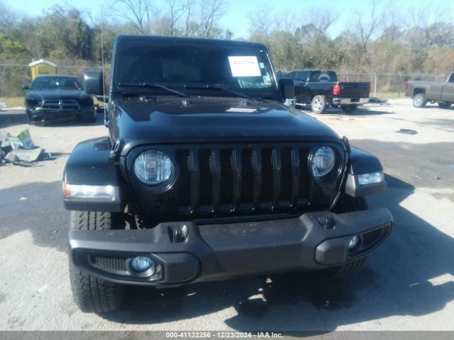 Jeep Wrangler * 4-DOOR * SAHARA * ALTITUDE 4X4 (CARFAX), снимка 2 - Автомобили и джипове - 49328349