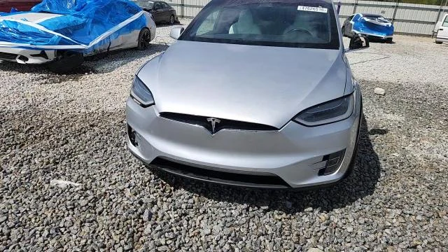 Tesla Model X 75D AWD, снимка 13 - Автомобили и джипове - 54623278