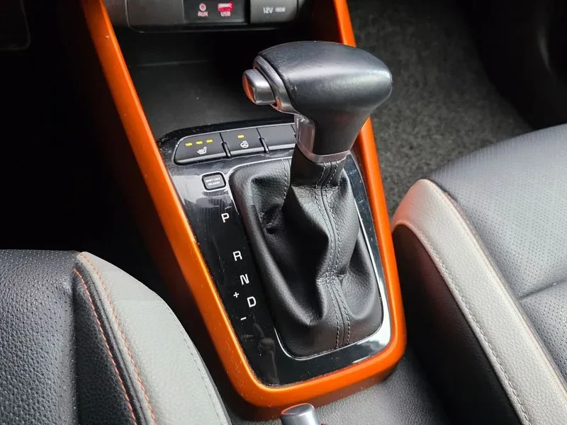 Kia Stonic DIESEL 1.6 PRESTIGE, снимка 17 - Автомобили и джипове - 55359165