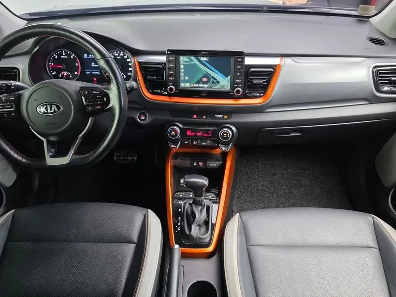 Kia Stonic DIESEL 1.6 PRESTIGE, снимка 14 - Автомобили и джипове - 55359165