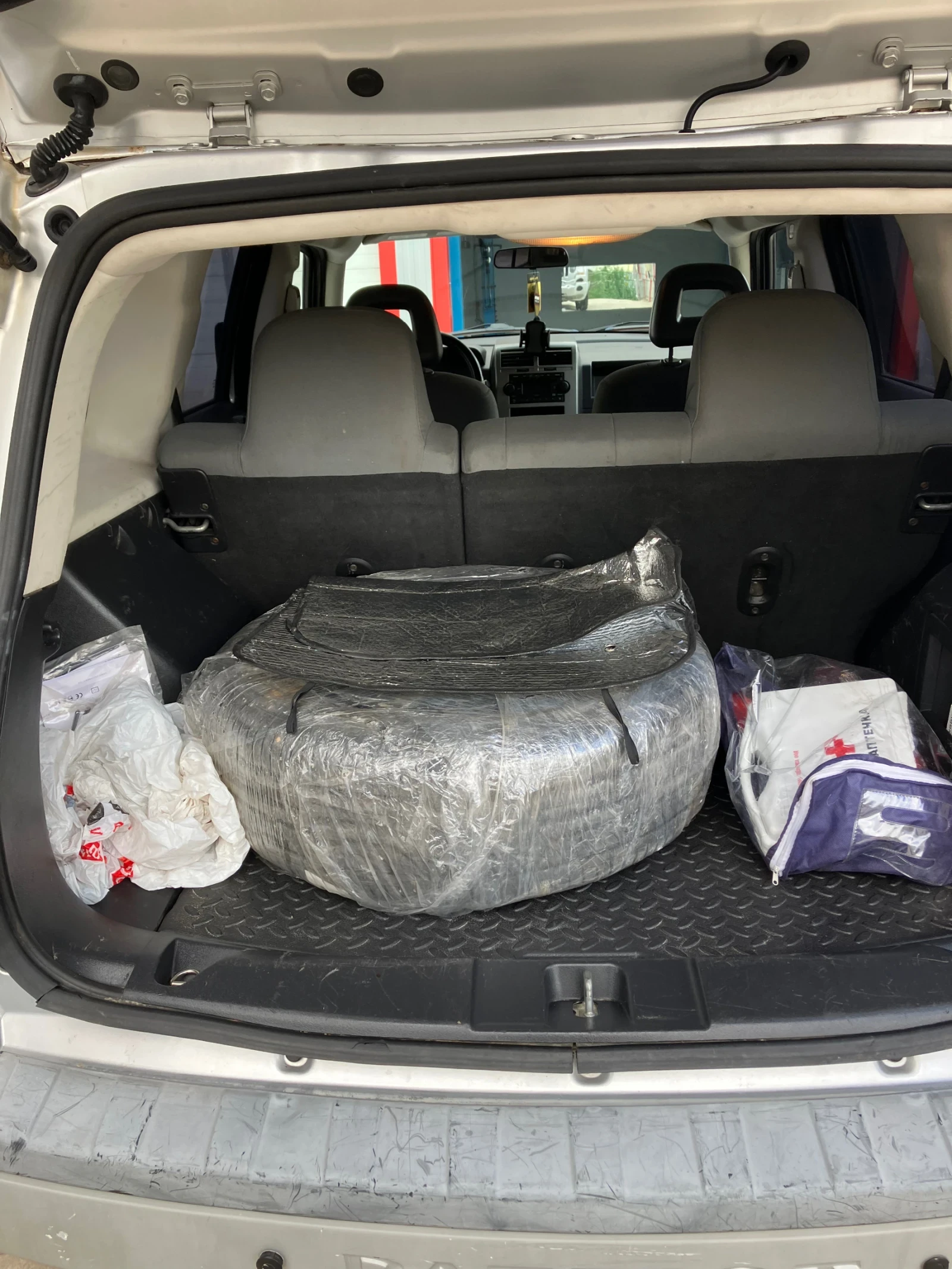 Jeep Patriot 2.4 газ бензин автомат | Mobile.bg — изображение 14