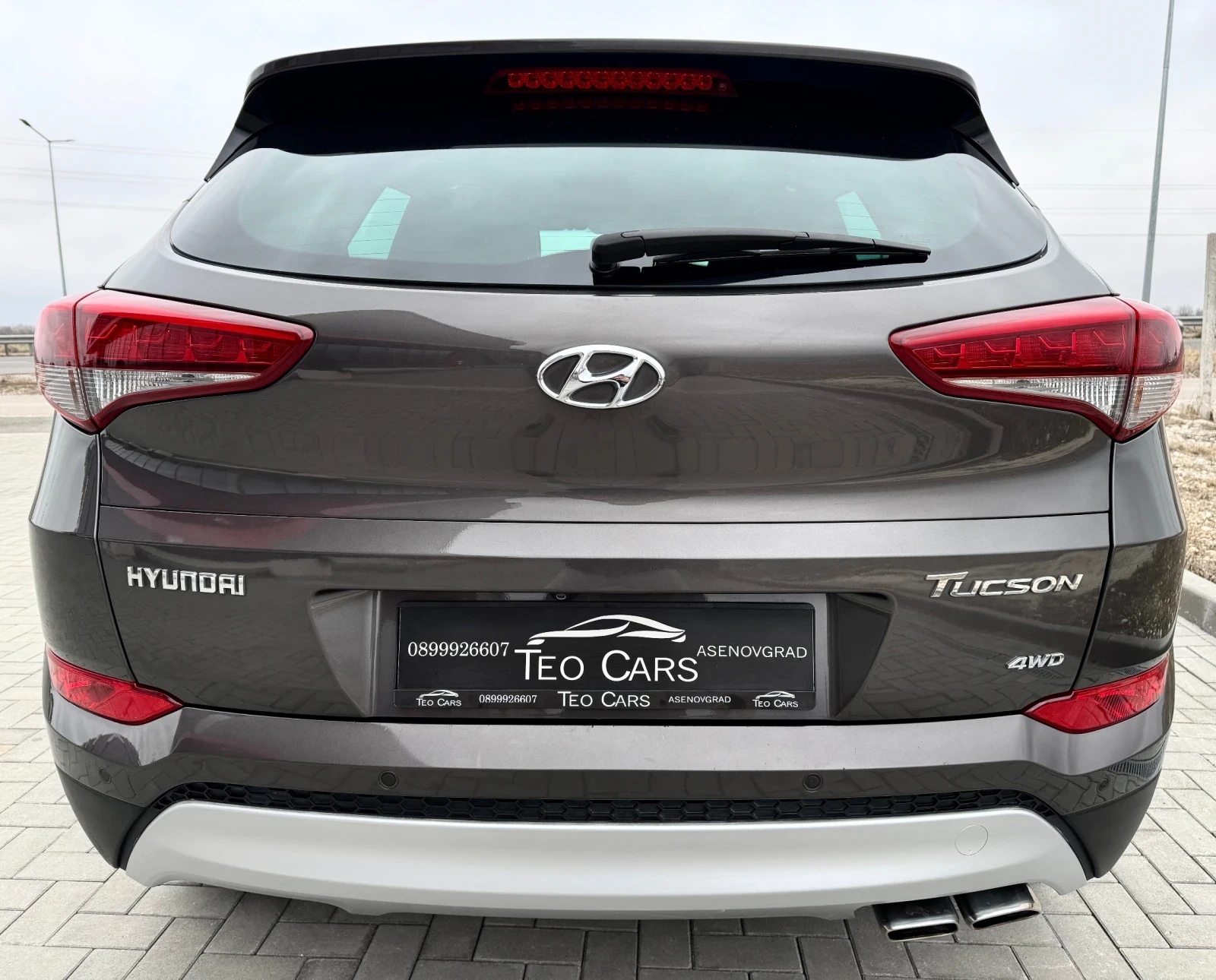 Hyundai Tucson 2.0 CRDi 4WD / FULL / PANORAMA / NAVI / CAMERA - изображение 6