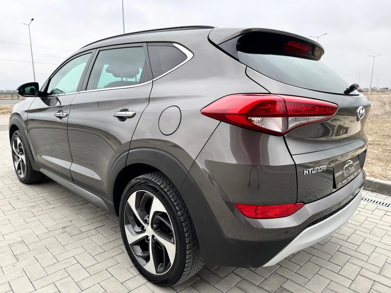 Hyundai Tucson 2.0 CRDi 4WD / FULL / PANORAMA / NAVI / CAMERA - изображение 5