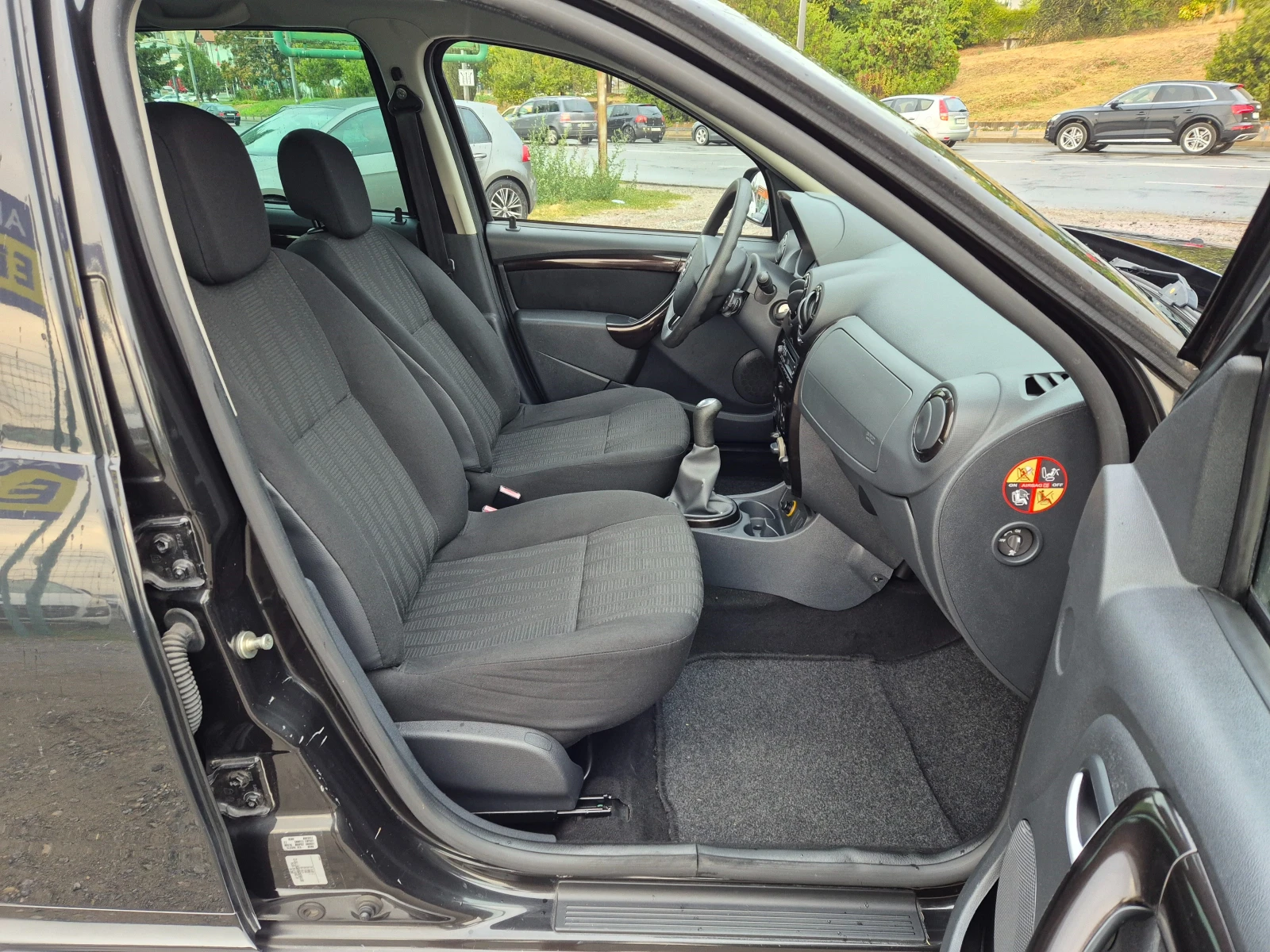 Dacia Duster 1.6i - изображение 9