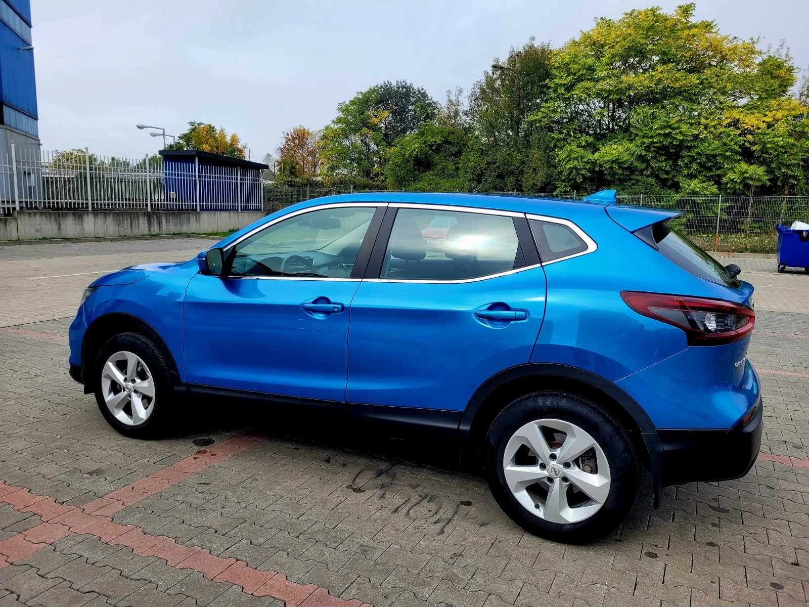 Nissan Qashqai 1.5 DCI, снимка 2 - Автомобили и джипове - 53831047