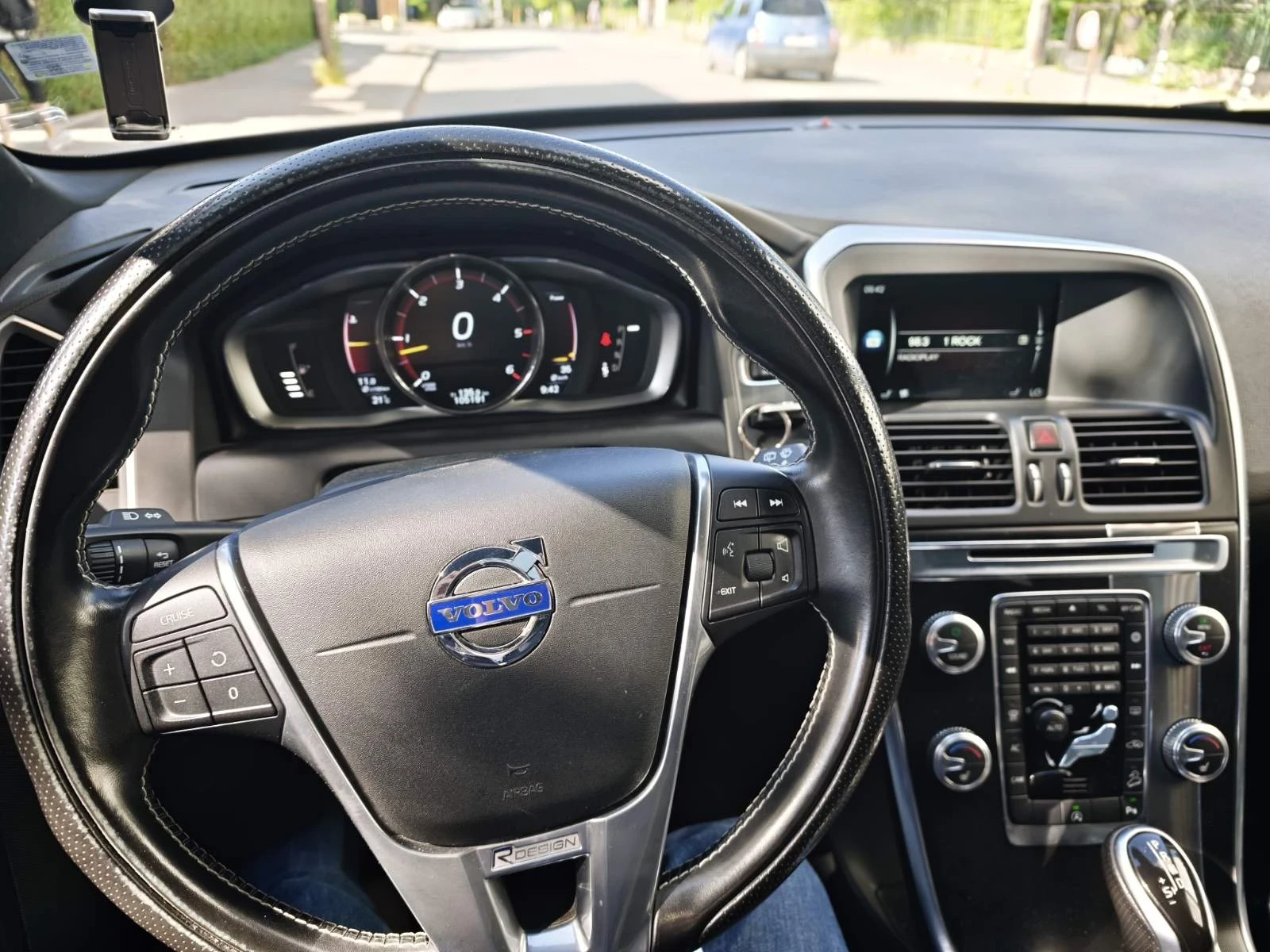 Volvo XC60 R- Design 5 цилиндъра, снимка 5 - Автомобили и джипове - 54729737