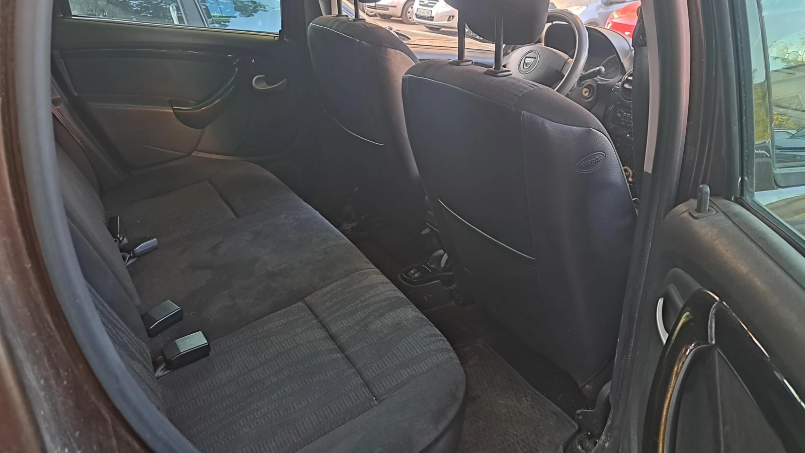 Dacia Duster 1.5 dCi, снимка 6 - Автомобили и джипове - 55630935