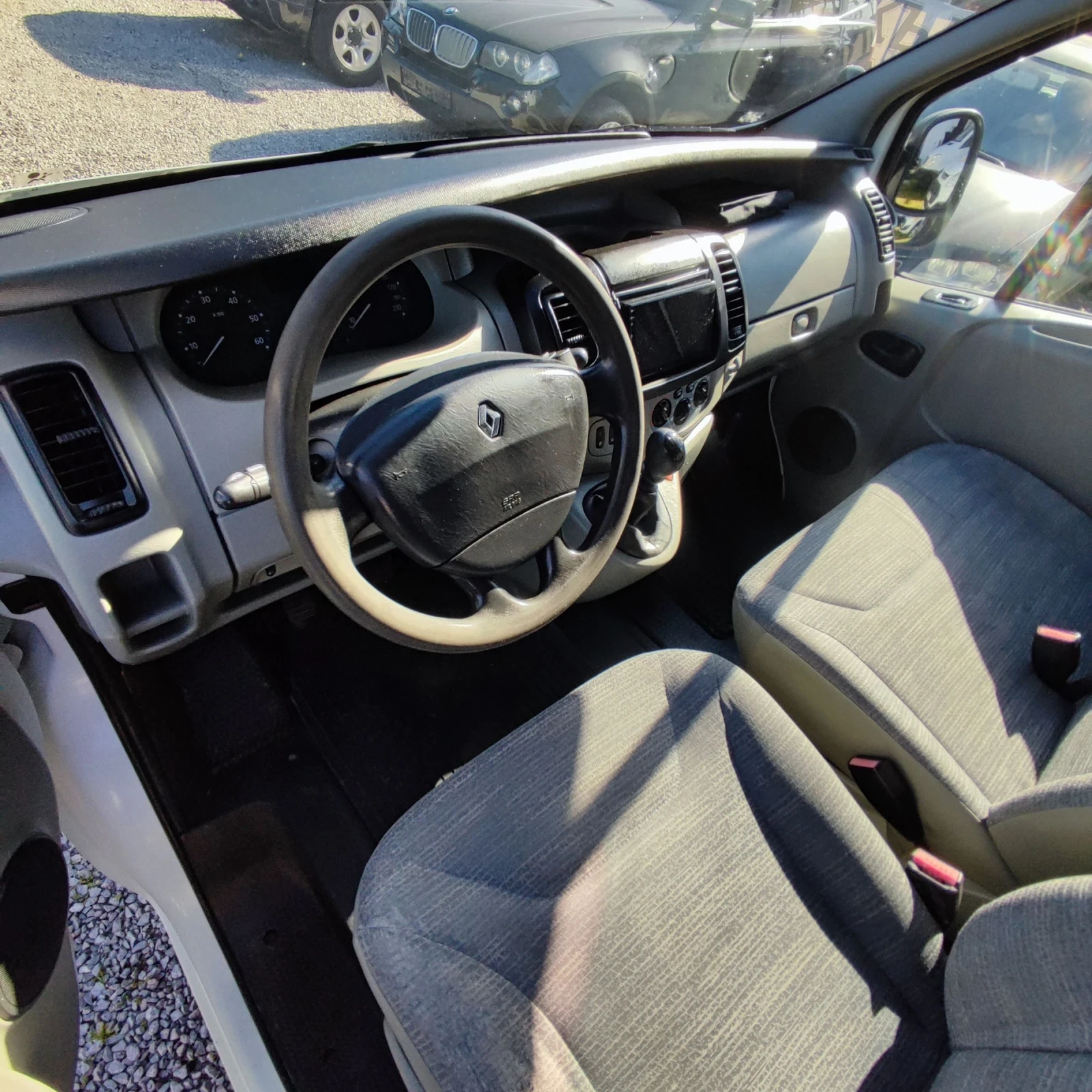 Renault Trafic 2.0 DCI* KLIMATIK* 115* , снимка 10 - Бусове и автобуси - 54335583