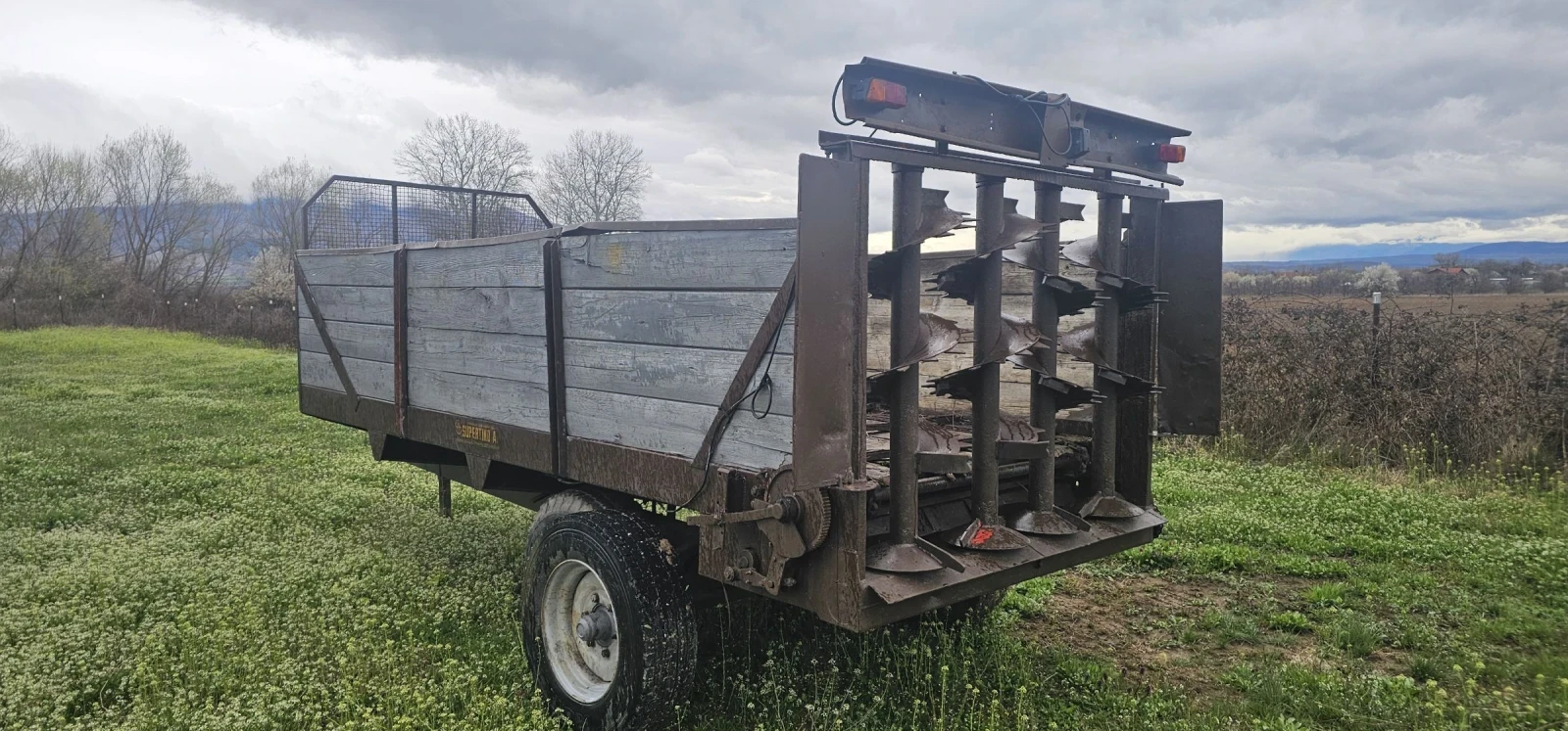 Друг вид Внос Тороразпръскващи ремаркета 2, 4, 6 , 8 и 10 куб, снимка 3 - Селскостопанска техника - 39721760