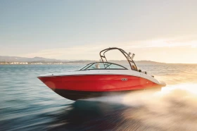 ����� �� �������� �� ������� ���� Sea Ray SPX210