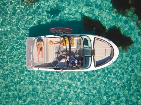 ����� �� �������� �� ������� ���� Sea Ray SPX210