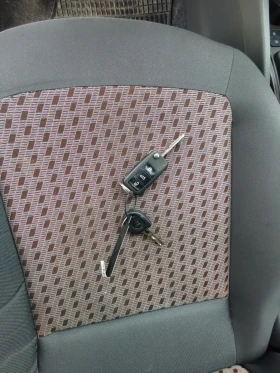 Seat Ibiza 1.4-86кс клима, снимка 12