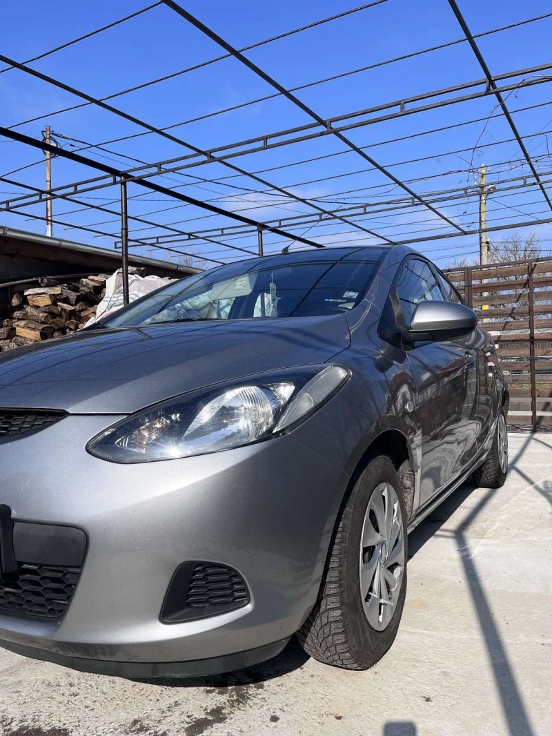 Mazda 2, снимка 12 - Автомобили и джипове - 46516427