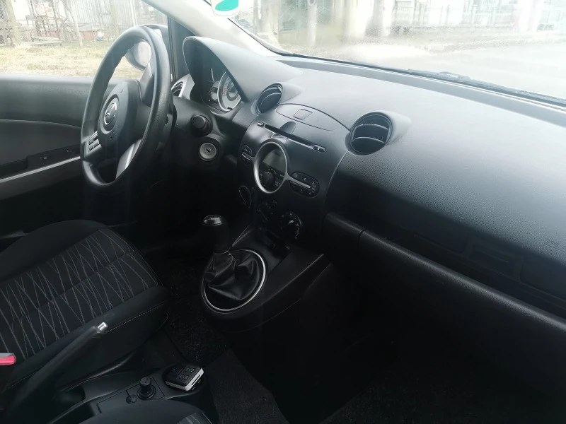 Mazda 2, снимка 5 - Автомобили и джипове - 46516427