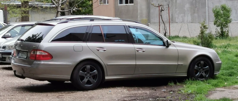 Mercedes-Benz E 220 2.2cdi, снимка 2 - Автомобили и джипове - 48215816