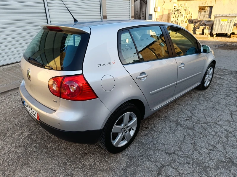 VW Golf TOUR 1.6i 102 к.с , снимка 4 - Автомобили и джипове - 48743449