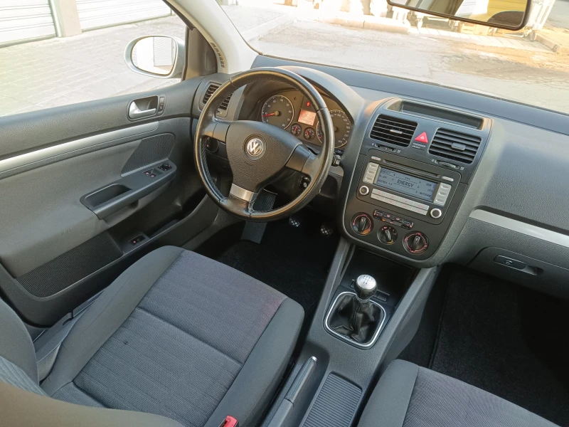 VW Golf TOUR 1.6i 102 к.с , снимка 7 - Автомобили и джипове - 48743449