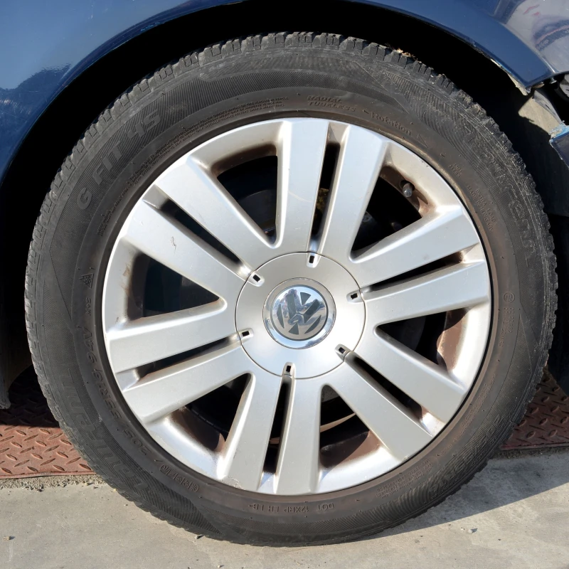 VW Golf 1.9 TDI, снимка 5 - Автомобили и джипове - 51450795