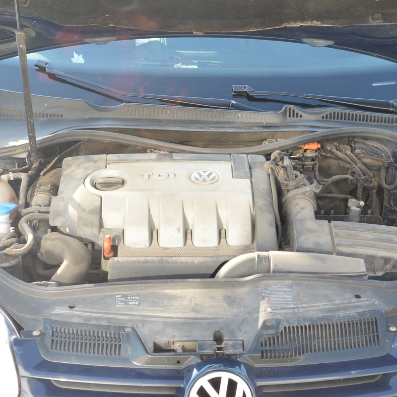 VW Golf 1.9 TDI, снимка 8 - Автомобили и джипове - 51450795