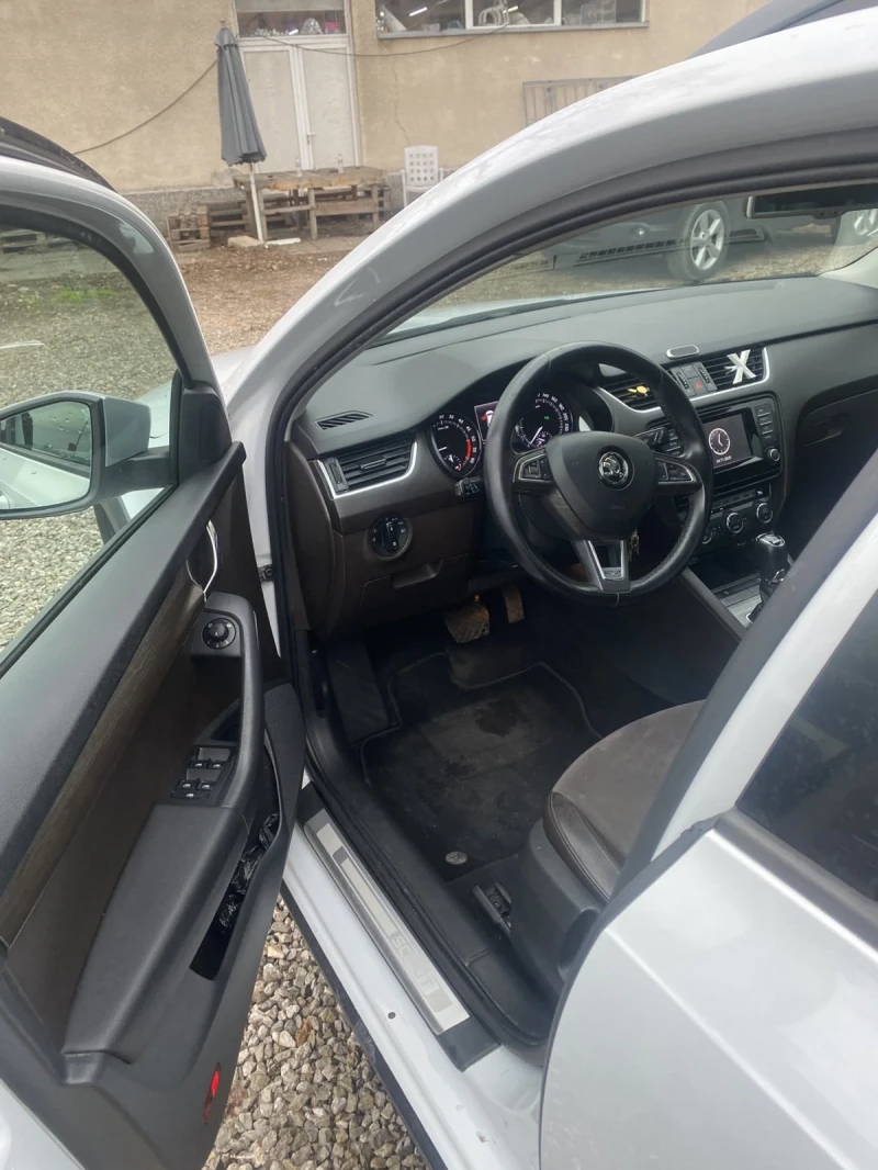 Skoda Octavia 2.0dizel4X4DSG, снимка 14 - Автомобили и джипове - 52561395