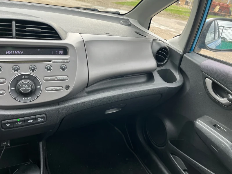 Honda Jazz 1.4 vtec , снимка 12 - Автомобили и джипове - 52860741