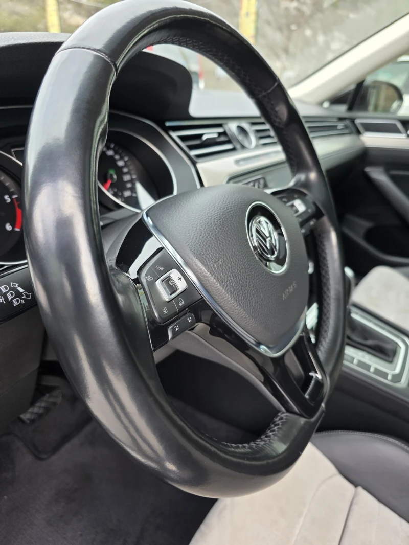 VW Passat 2.0 TDI Highline, снимка 13 - Автомобили и джипове - 52878790