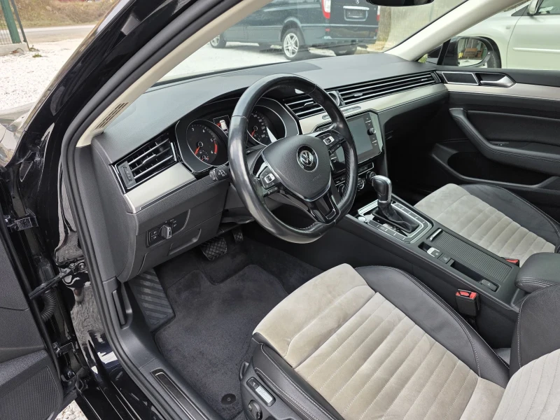 VW Passat 2.0 TDI Highline, снимка 10 - Автомобили и джипове - 52878790