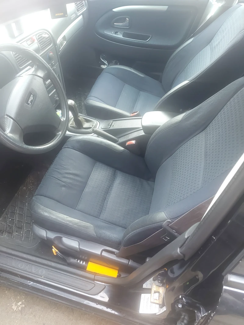 Volvo V40, снимка 2 - Автомобили и джипове - 53260196