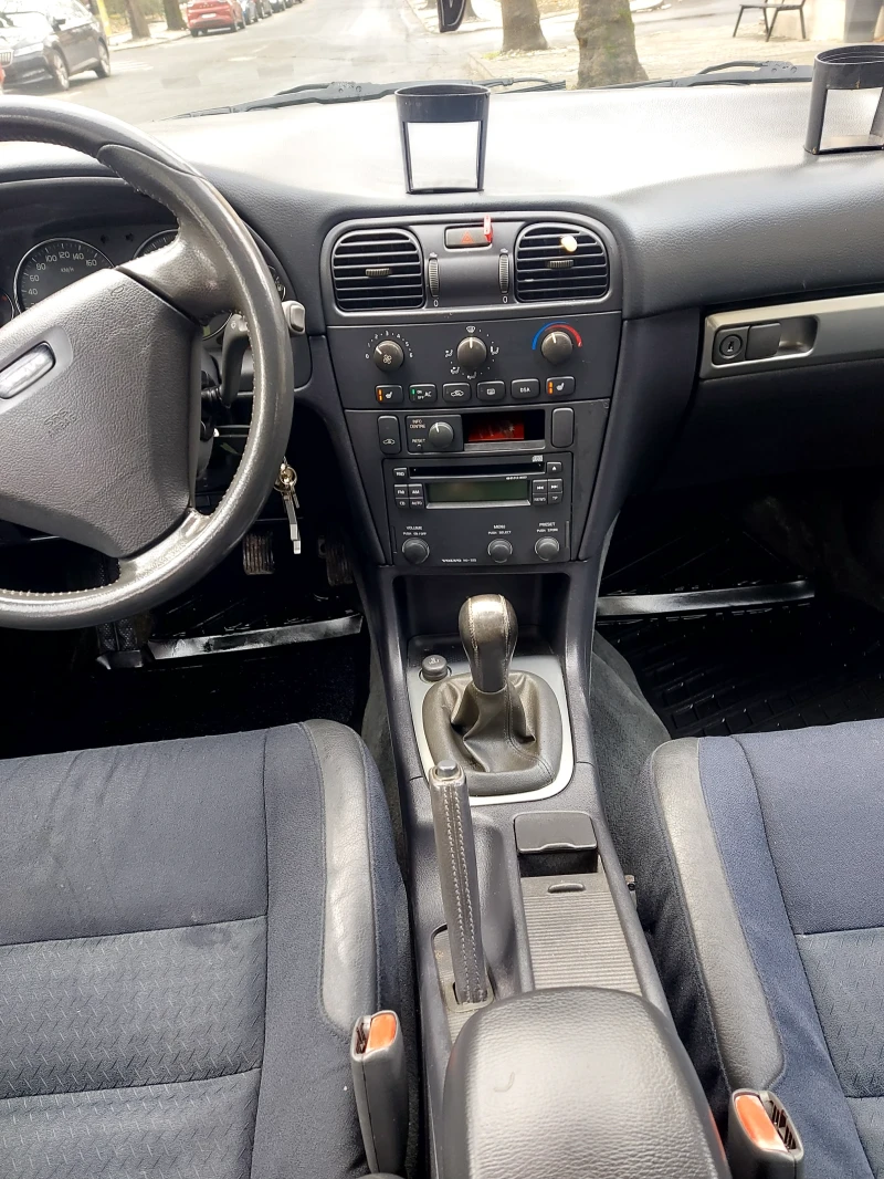 Volvo V40, снимка 13 - Автомобили и джипове - 53260196